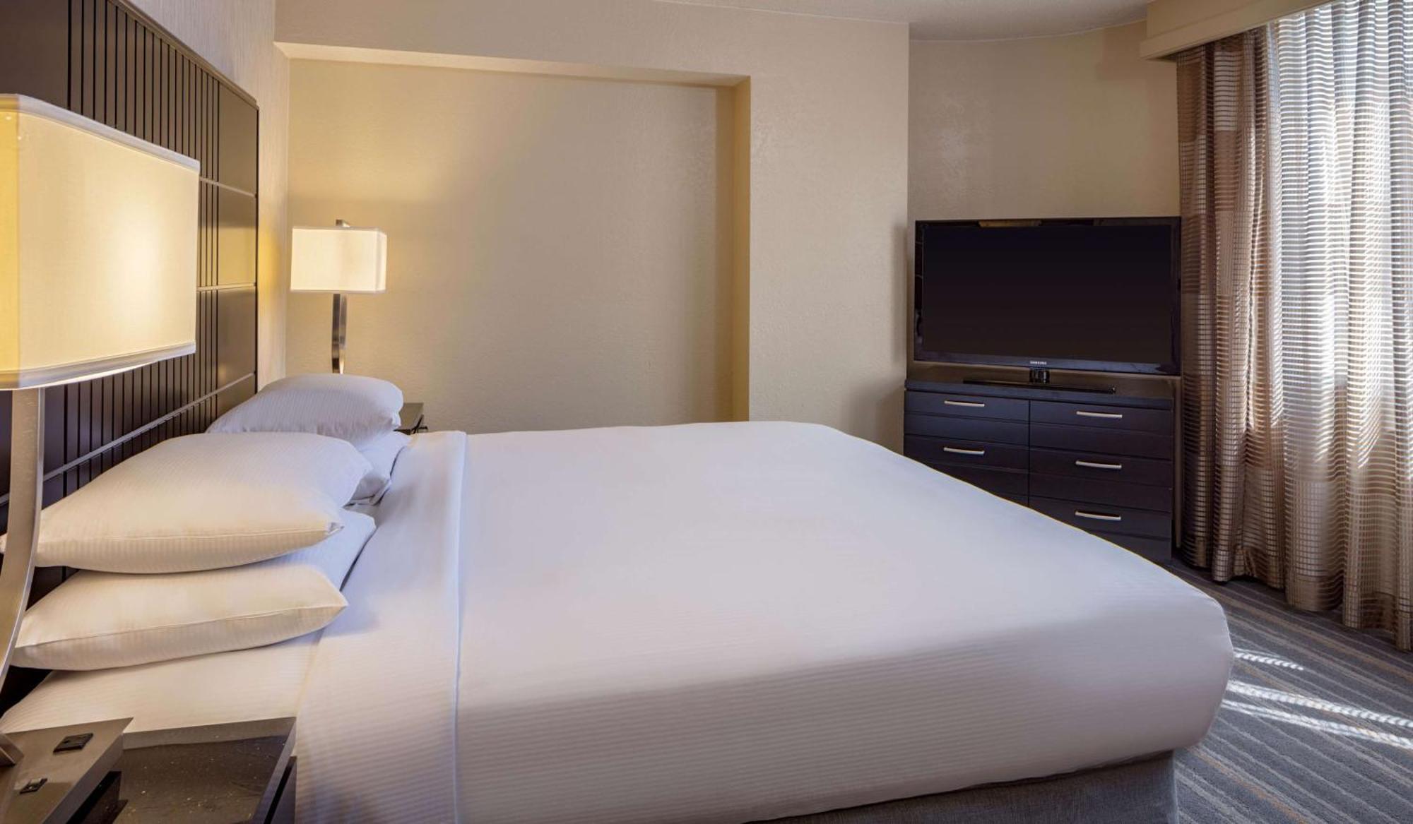 Doubletree Suites By Hilton Minneapolis Downtown Exterior foto