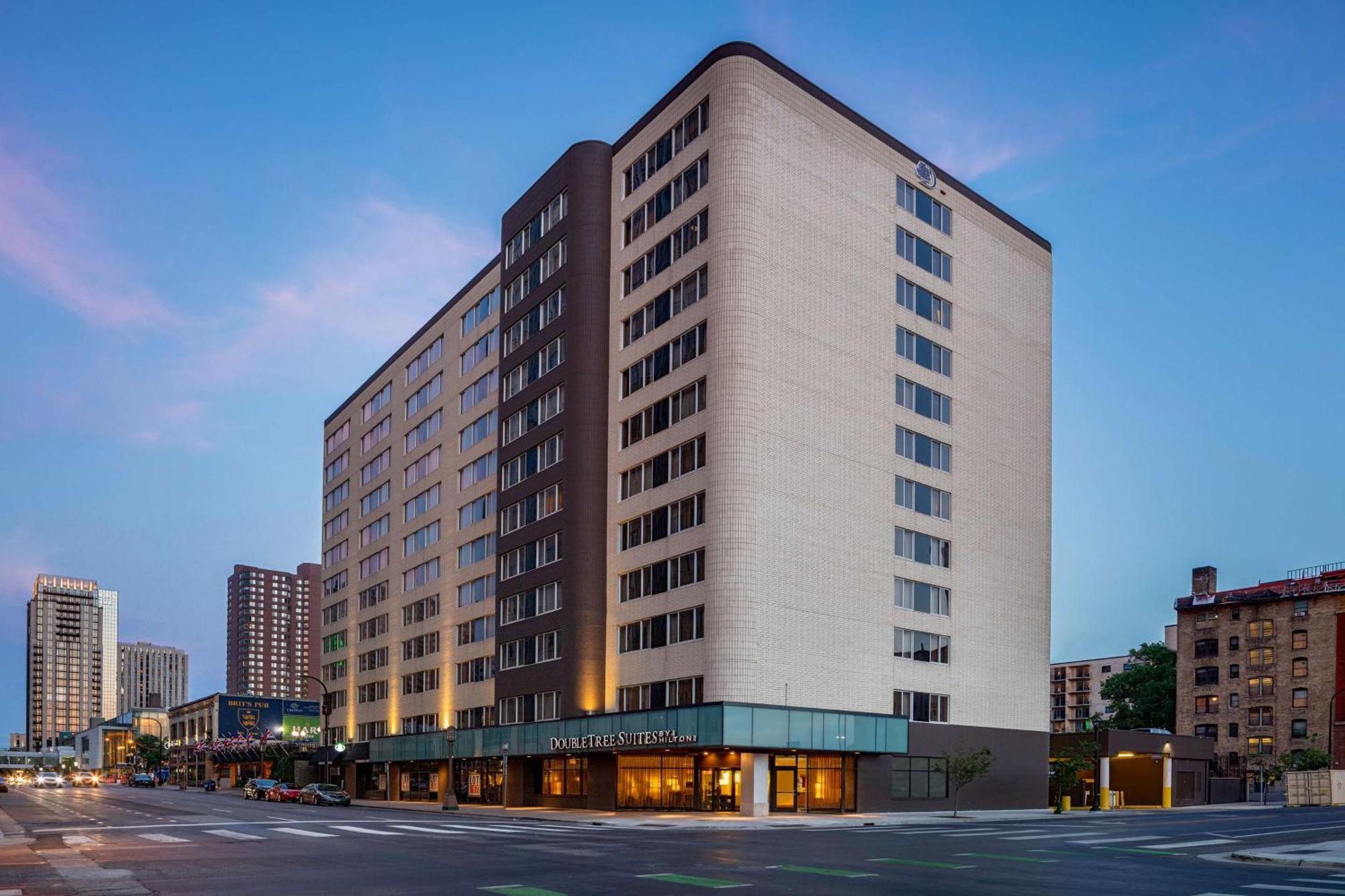 Doubletree Suites By Hilton Minneapolis Downtown Exterior foto