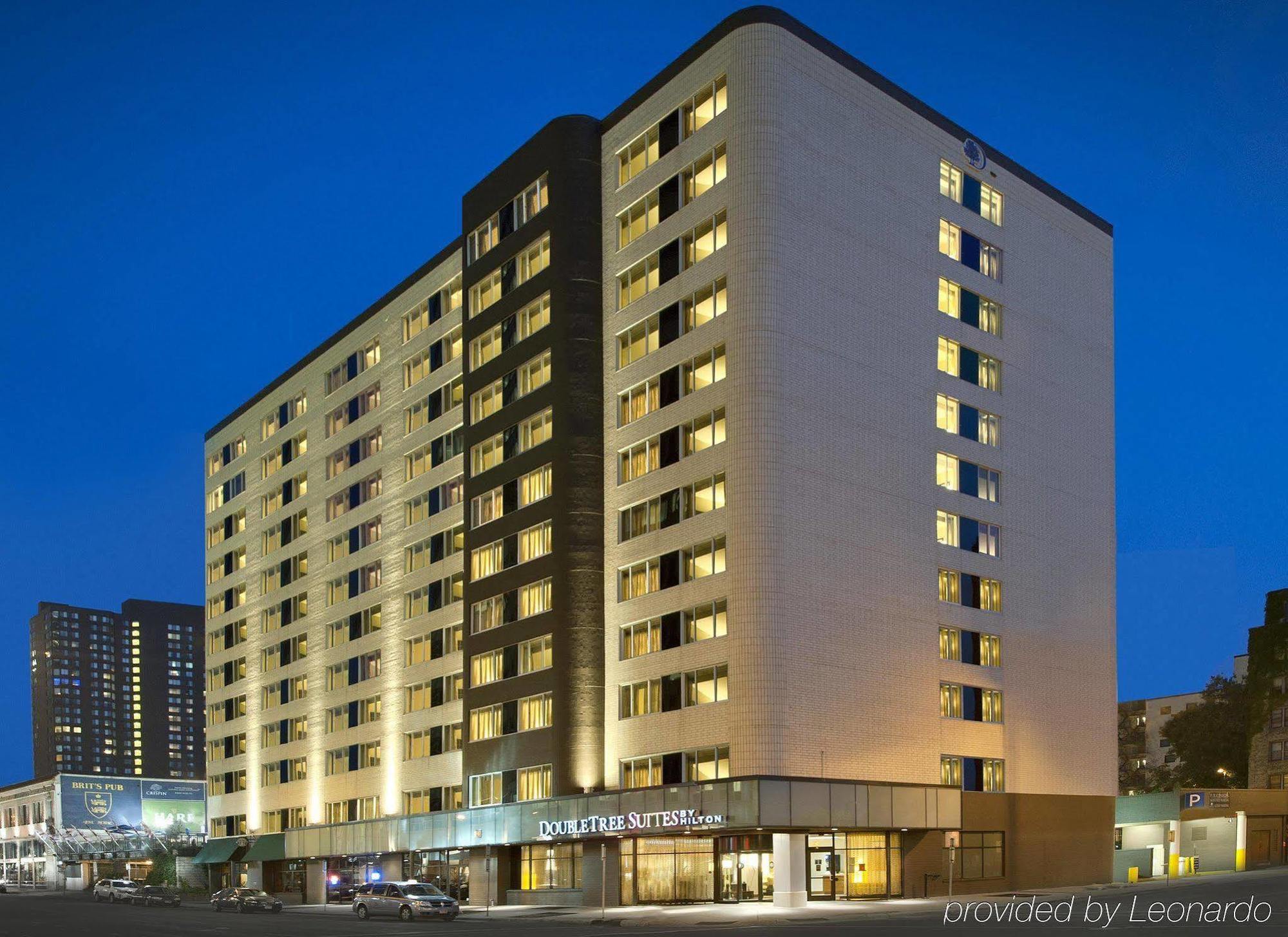 Doubletree Suites By Hilton Minneapolis Downtown Exterior foto
