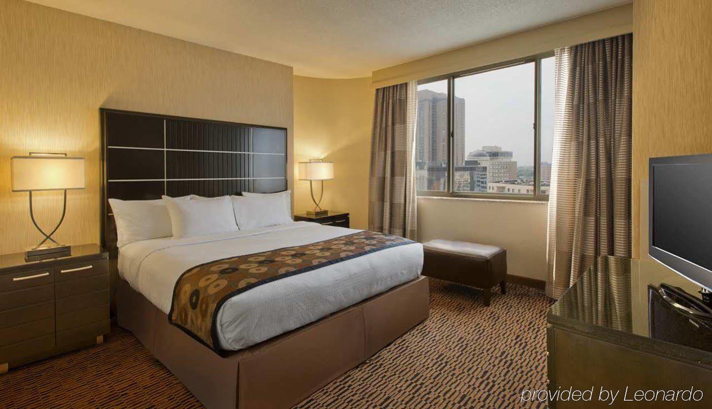 Doubletree Suites By Hilton Minneapolis Downtown Exterior foto